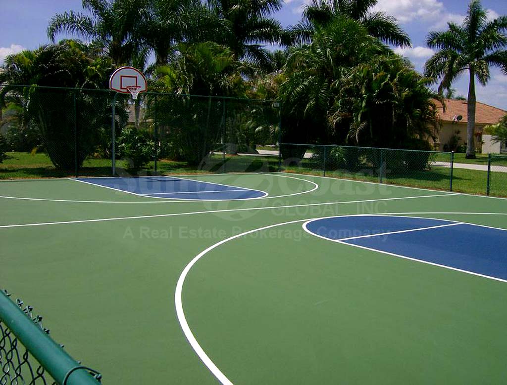 Casa Del Lago Basketball Courts
